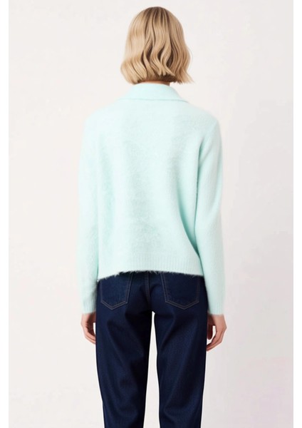 Kadın Yumuşak Dokulu Gül Düğme Detaylı Buklet Iplikli Uzun Kollu Regular Kalıp Triko Hırka indirimleri