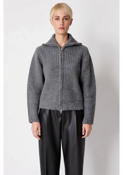 Kadın Geniş Kalıp Fermuarlı Triko Hırka Günlük Stilinizi Tamamlayan Yumuşak Dokunuş ve Konfor modelleri