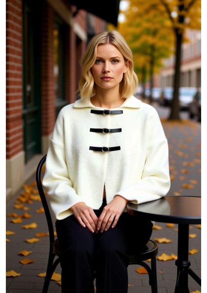 Kadın Polo Yaka Toka Detaylı Düşük Kol Yumuşak Dokulu Triko Hırka Ceket ve Modern Konforu Şık fiyatları