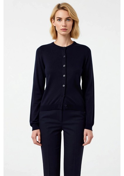 Kadın Regular Fit Bisiklet Yaka Düğmeli Triko Hırka Uzun Kollu Basic Kesim Konforlu Günlük Stil fırsatları