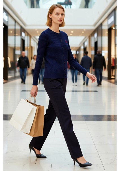 Kadın At Nakış Detaylı Saç Örgü Dokulu Ince Triko Hırka Günlük Şıklık ve Konfor Sunar Spor modelleri