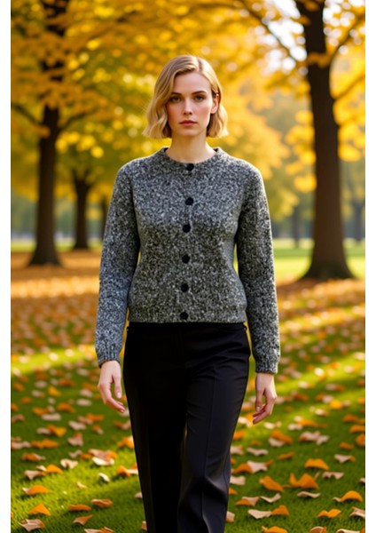 Kadın Dokulu Buklet Iplikli Triko Hırka Günlük Stilinizi Tamamlayan Konforlu ve Şık Bir Parça