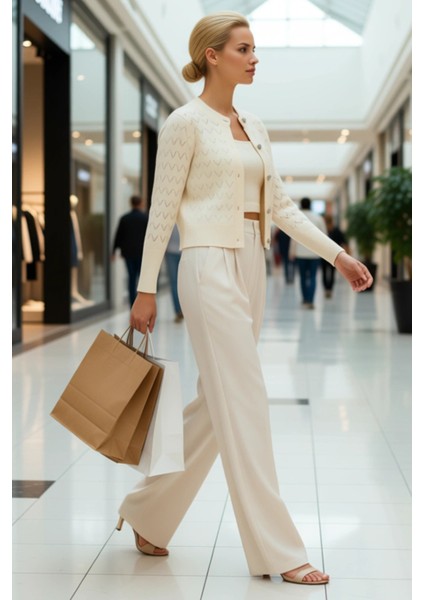 Kadın Ajurlu Zikzak Desenli Bisiklet Yaka Uzun Kollu Crop Kesim Düğmeli Triko Hırka Rahat ve Şık modelleri