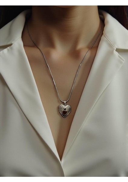 Çelik Kırmızı Taşlı Kalpli Kolye