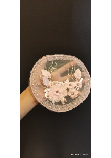 Pembe Kabartma Çiçekli Arma Dikiş Aplike Çap 18 cm modelleri