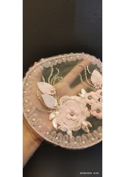 Pembe Kabartma Çiçekli Arma Dikiş Aplike Çap 18 cm indirimleri