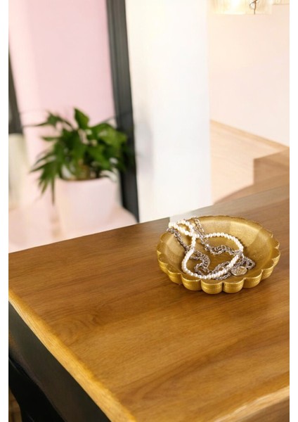 Şık Altın Renkli Takı ve Makyaj Düzenleyici, Dekoratif ve Kullanışlı Model