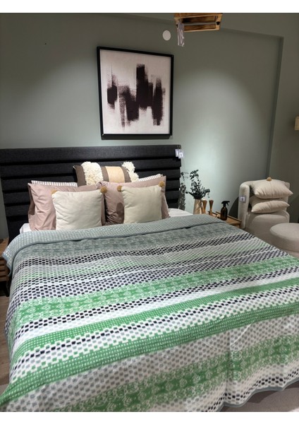 Softy Serisi Akrilik Yumuşak Kalın Battal Boy Battaniye 200X220 Ölçüsü 500GR / M2 Ağırlığı