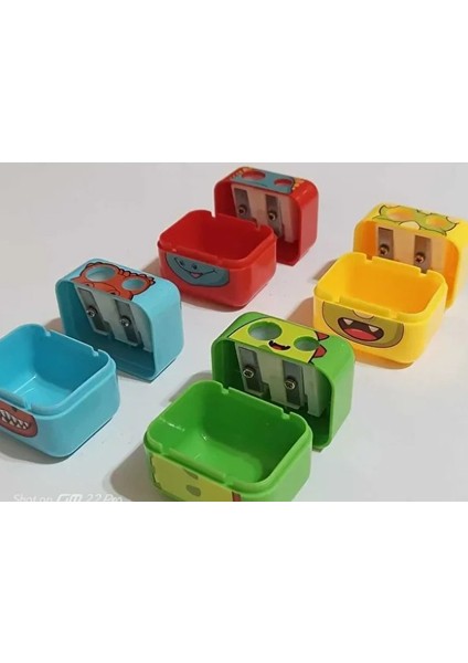 Renkli Kalemtraş Geniş Hazneli Çift Açacaklı (4ADET) modelleri