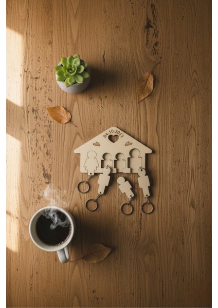 Kişiye Özel Isim ve Tarih Yazılı Ahşap Aile Anahtarlık Panosu Duvar Tipi Giriş Organizer fırsatları