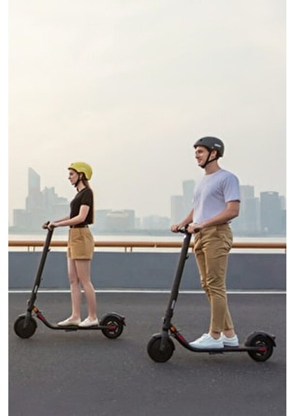 Ninebot Kickscooter E25E 300 W Motor Gücü ile 25 km/s Hızda Modern Tasarım
