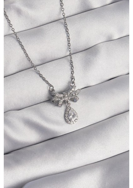 316L Çelik Gümüş Renk Fiyonk Detaylı Zirkon Taşlı Damla Model Kolye