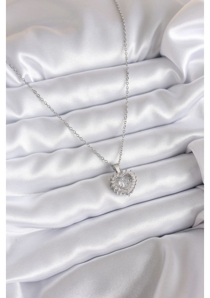 316L Çelik Zincir Gümüş Renk Zirkon Taşlı Kalp Model Kadın Kolye fiyatları