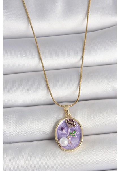 316L Çelik Gold Renk Zincir Mor Çiçek Işlemeli Inci Detay Portre Model Kadın Kolye