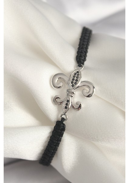 Pirinç Gümüş Renk Zirkon Taş Işlemeli Zambak Model Asansörlü Makrome Model Kadın Bileklik