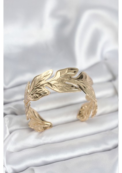 Gold Renk Pirinç Levha Yaprak Model Kadın Bileklik