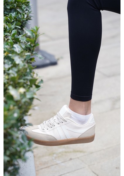 Kadın Sneaker Bağcıklı Düz Taban Spor Ayakkabı Tiyone Bej fiyatları