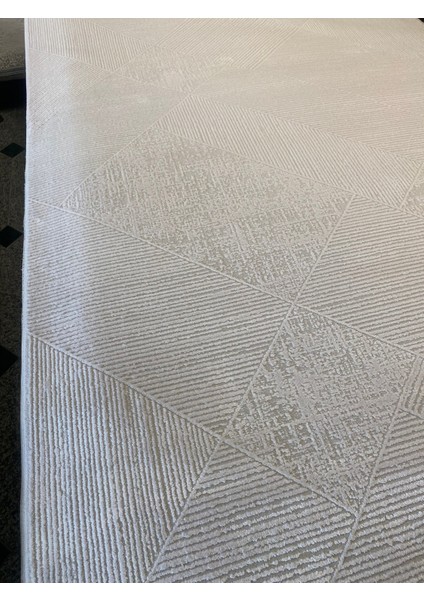 Beyaz Krem Ipekli Parlak Salon Halısı fiyatları