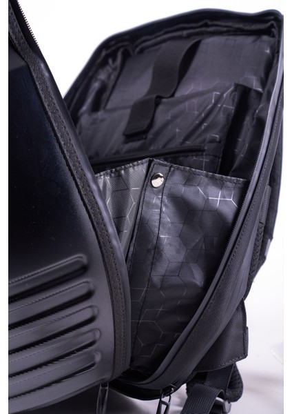 LED Baykuş Gözlü Akıllı Sırt Çantası – Sert Kasa, USB Şarj Girişli