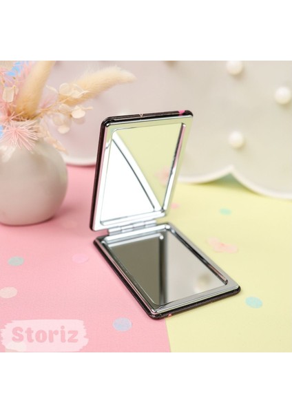 Kuromi Figürlü Mini Cep Aynası 8.6 cm x 6.2 cm - Siyah Çilek Model 3 fiyatları