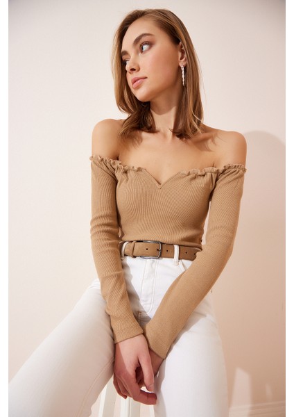 Büzgülü Yaka Crop Örme Bluz Gt LAH0002 Bisküvi