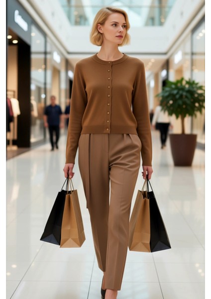 Kadın Giyim Koleksiyonu Düğme Detaylı Uzun Kollu Triko Hırka Günlük Tamamlayan Bir Parça Şık modelleri