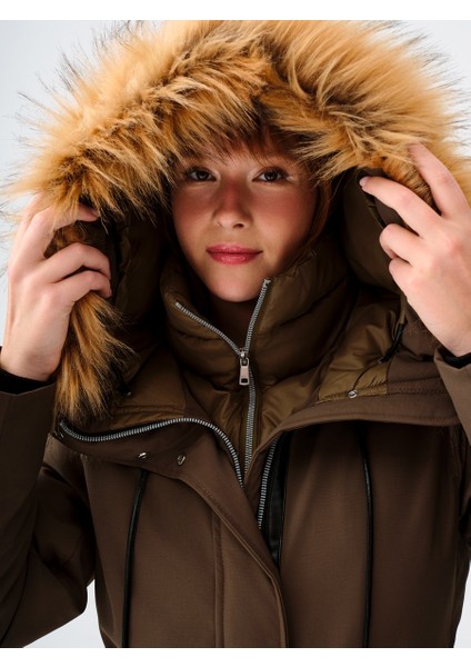 Regular Fit Kadın Kaban