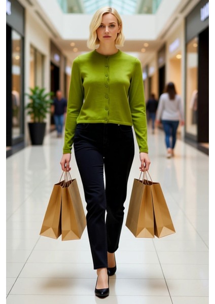 Kadın Bisiklet Yaka Düz Renk Triko Hırka Günlük ve Şık Kombinlerde Tercih Edilen Önemli Bir Parça modelleri