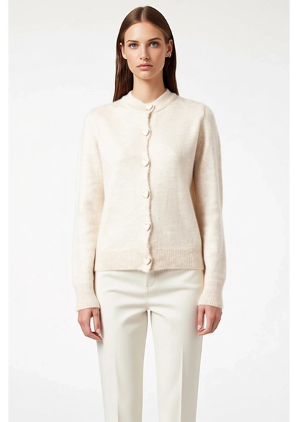 Kadın Yumuşak Dokulu Kalp Düğmeli Triko Hırka Ceket Görünümüyle Şıklık ve Konforu Birleştiriyor fırsatları