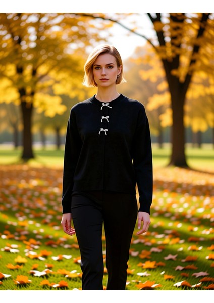 Zarif Kurdele Fiyonk Detaylı Şık ve Konforlu Yumuşak Dokulu Kadın Triko Hırka Günlük Kullanım