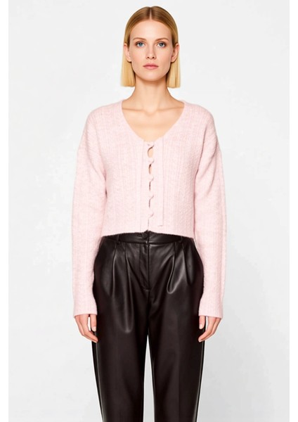 Kadın Bağlama Detaylı Saç Örgü Crop Triko Hırka Yumuşak Dokusuyla Günlük Şıklık Için Ideal Bir Seçim fırsatları