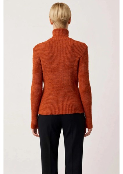 Kadın Gardırop Temelleri Fermuarlı Dik Yaka Yumuşak Dokulu Fit Kesim Uzun Kollu Triko Hırka indirimleri