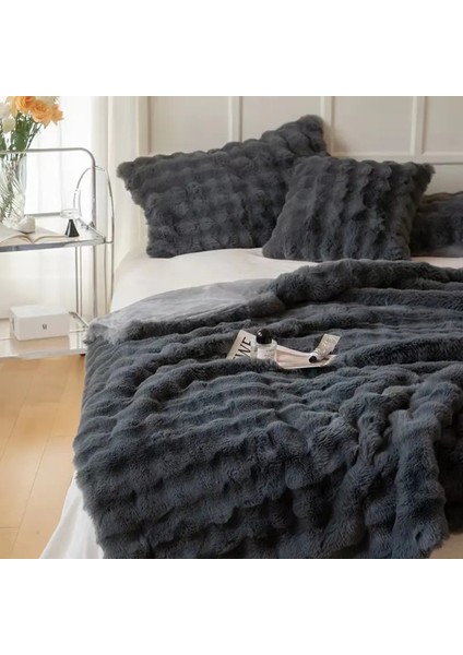 Kalın Peluş Yatak Örtüsü Tek Kişilik ( Set Iki Parça ) Battaniye 155 x 200 cm +1 Adet Yastik Kilif