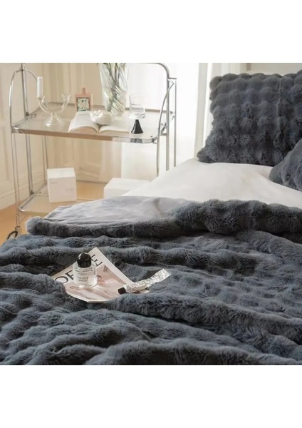 Kalın Peluş Yatak Örtüsü Tek Kişilik ( Set Iki Parça ) Battaniye 155 x 200 cm +1 Adet Yastik Kilif