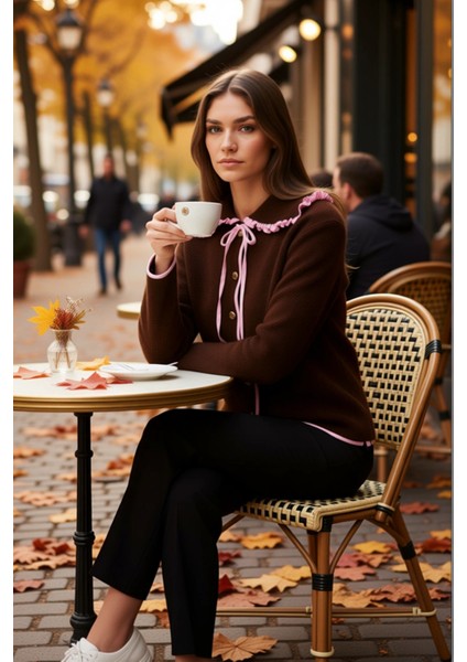 Kadın Konforlu Geniş Kalıp Mont Görünümlü Triko Hırka Garni Detaylı Yumuşak Dokusuyla Spor fiyatları