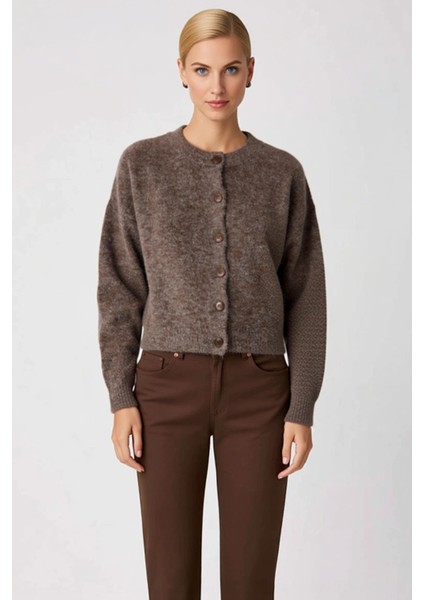 Kadın Bisiklet Yaka Düşük Kol Oversize Kesim Triko Hırka Kış Günleri Konforlu Şık Bir Dış Giyim fırsatları