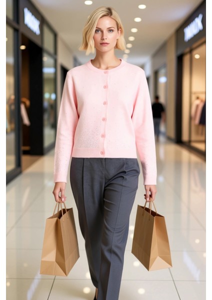 Kadın Yumuşak Dokulu Bisiklet Yaka Uzun Kollu Düğmeli Örgü Hırka Günlük Şıklık ve Konforlu modelleri