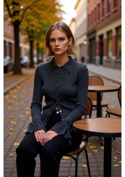 Kadın Zamansız Şıklık Fitilli Polo Yaka Uzun Kollu Manşet Bağlama Detaylı Düğmeli Triko Hırka fiyatları