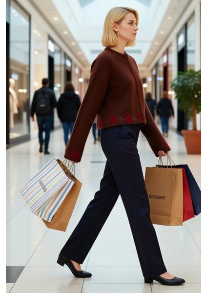 Kadın Yumuşak Dokulu Geniş Kalıp Çiçek Nakış Detaylı Düğmeli Uzun Kollu Triko Hırka Modeli modelleri