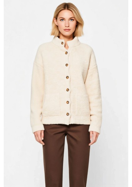 Kadın Buklet Dokulu Iplikli Geniş Kalıp Düğmeli Triko Hırka Şık ve Rahat Günlük Giyim Kombinleri fırsatları