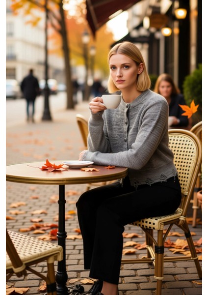 Kadın Regular Kalıp Degrade Triko Hırka Düğmeli Uzun Kollu Yıpranmış Detaylı Crop Kesim Şık fiyatları