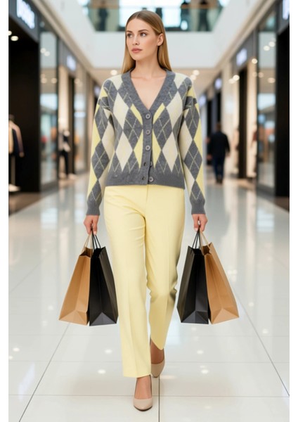 Kadın V Yaka Yumuşak Dokulu Baklava Desenli Triko Hırka Rahat Kesim Uzun Kollu Günlük Şıklık ve modelleri