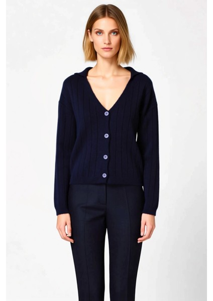 Modern Kadın Giyiminin Vazgeçilmezi Polo Yaka Uzun Kollu Triko Hırka Her An Şıklık Sunar ve Konfor fırsatları