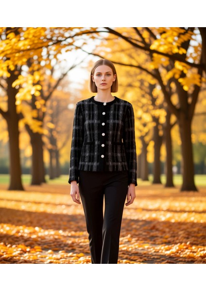 Kadın Ekose Desenli Yumuşak Dokulu Bisiklet Yaka Uzun Kollu Regular Kesim Triko Hırka Ceket Görünümü