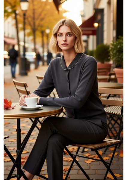 Kadın Bebe Yaka Kontrast Detaylı Yumuşak Dokulu Uzun Kollu Regular Kesim Konforlu Triko Hırka fiyatları