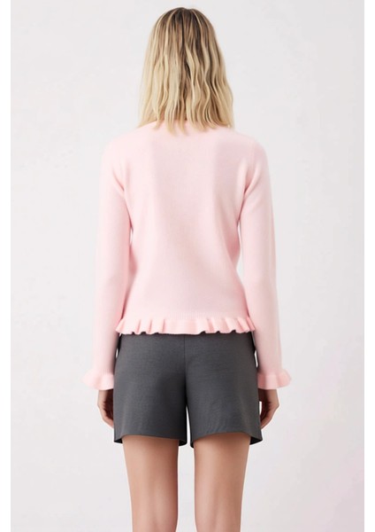 Kadın Fırfır Detaylı Düğmeli Triko Hırka Yumuşak Dokusuyla Günlük Kombinlerinize Zarafet Katıyor indirimleri