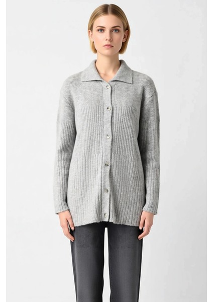 Kadın Regular Kalıp Düğmeli Gömlek Yaka Uzun Kollu Fitilli Triko Hırka Günlük Şıklık ve Konfor fırsatları