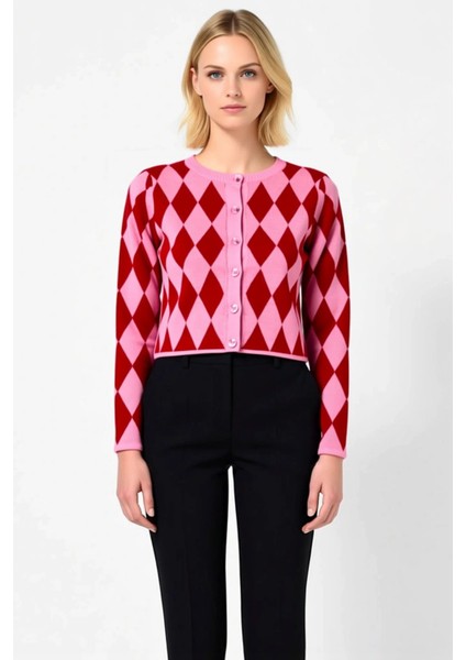 Kadın Crop Baklava Desenli Jakarlı Düğmeli Triko Hırka Günlük Şıklık ve Konfor Bir Arada Seçimi fırsatları