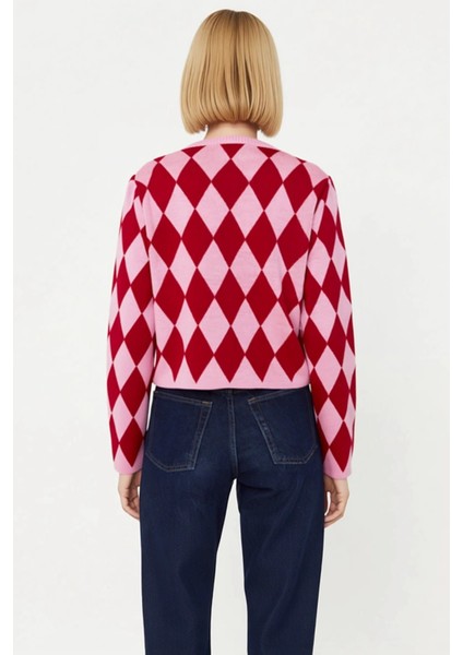 Kadın Crop Baklava Desenli Jakarlı Düğmeli Triko Hırka Günlük Şıklık ve Konfor Bir Arada Seçimi indirimleri