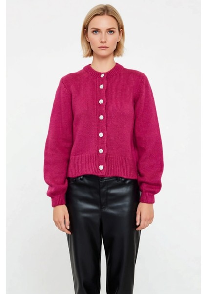 Kadın Yumuşak Dokulu Mücevher Düğmeli Crop Triko Hırka Günlük Şıklık ve Konfor Sunan Zarif Bir Seçim fırsatları